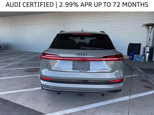 Chronos Gray 2023 Audi e-tron Premiumwe