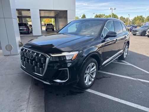 2025 Audi Q7 55 Premium