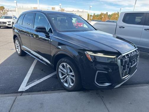 2025 Audi Q7 55 Premium