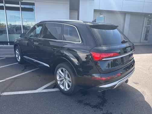 2025 Audi Q7 55 Premium