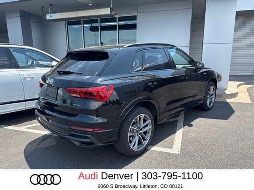 Mythos Black Metallic 2025 Audi Q3 Premium 45 TFSI S line quattro Tiptronic