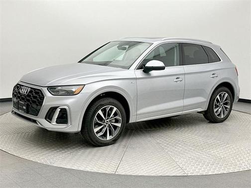 2022 Audi Q5 45 S line Premium Plus