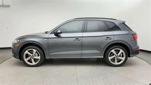 2020 Audi Q5 45 Titanium Premium