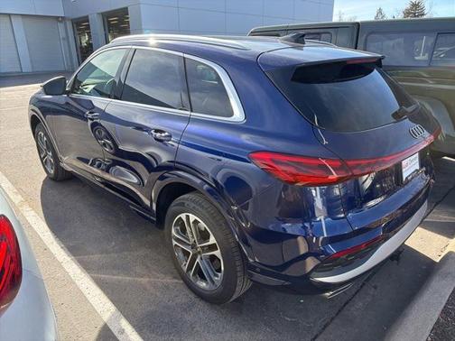 2025 Audi Q5 Premium TFSI quattro S tronic