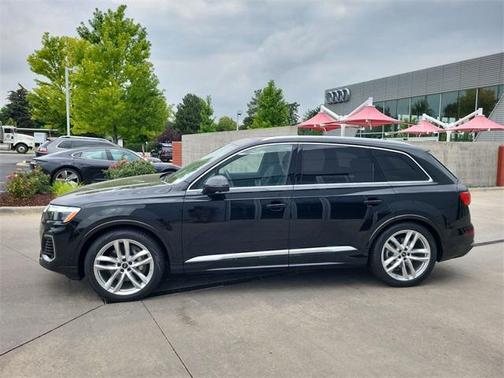 2025 Audi Q7 55 Premium Plus