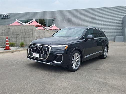 2025 Audi Q7 55 Premium Plus