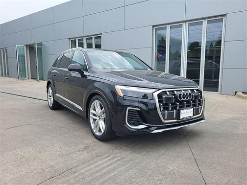 2025 Audi Q7 55 Premium Plus