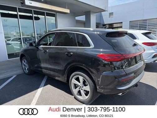 Mythos Black Metallic 2025 Audi Q5 Premium Plus TFSI quattro S tronic