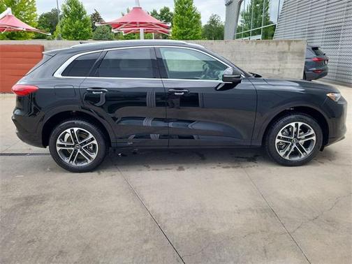 2025 Audi Q5 Premium
