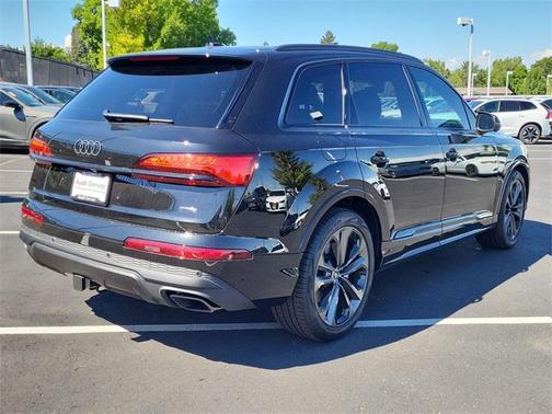 2025 Audi Q7 55 Premium Plus