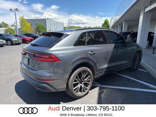Daytona Gray Pearl Effect 2022 Audi Q8 55 Premium Plus