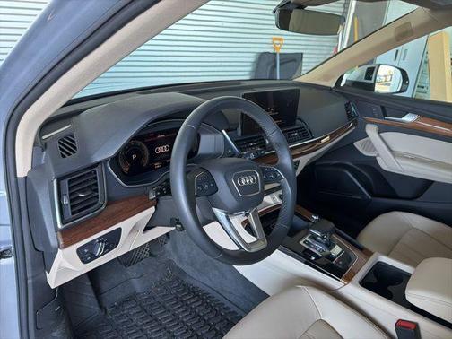 2023 Audi Q5 45 S line Premium Plus