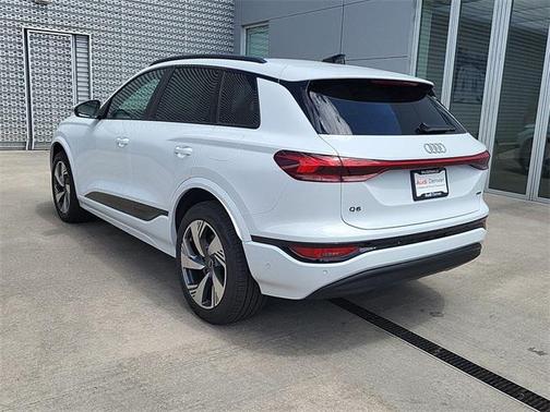 2025 Audi Q6 e-tron Premium Plus quattro