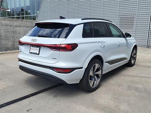 2025 Audi Q6 e-tron Premium Plus quattro