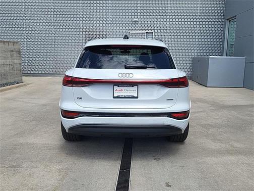 2025 Audi Q6 e-tron Premium Plus quattro