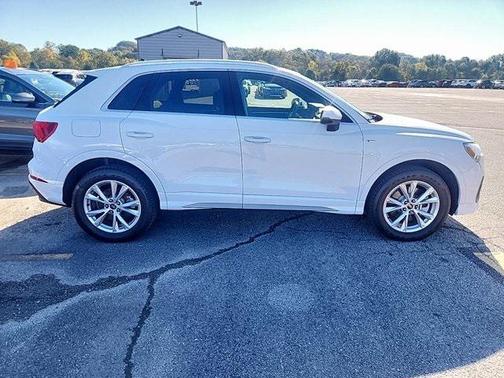 2024 Audi Q3 Premium 45 TFSI S line quattro Tiptronic