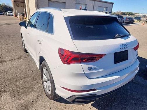 2024 Audi Q3 Premium 45 TFSI S line quattro Tiptronic