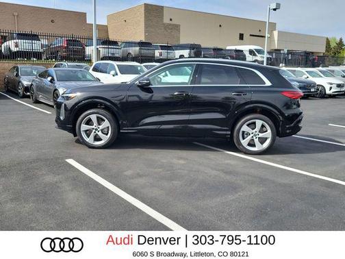 Mythos Black Metallic 2026 Audi Q5 Premium Plus TFSI quattro S tronic