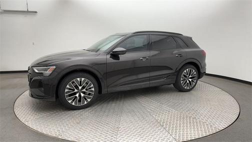 2024 Audi Q8 e-tron Prestige