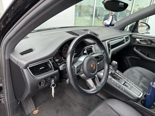 2017 Porsche Macan Base
