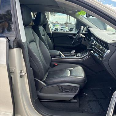 2023 Audi Q8 55 Premium Plus