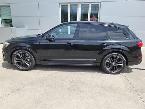 2025 Audi Q7 55 Premium Plus