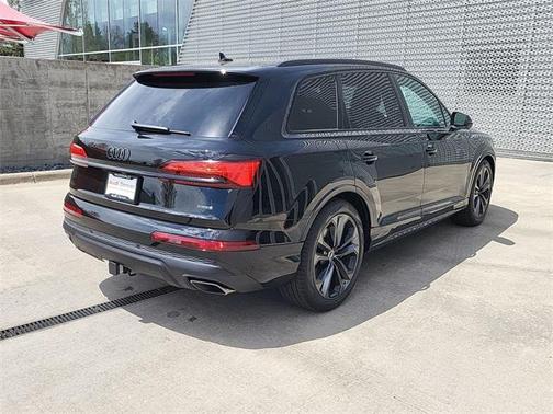 2025 Audi Q7 55 Premium Plus