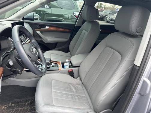 2022 Audi Q5 45 S line Premium Plus