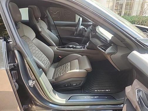 2023 Audi e-tron GT Prestige quattro