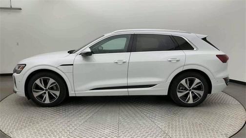 2024 Audi Q8 e-tron Premium Plus