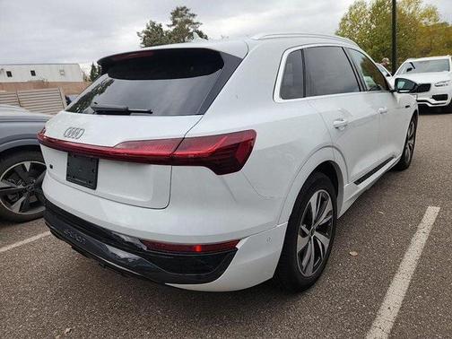 2024 Audi Q8 e-tron Premium Plus