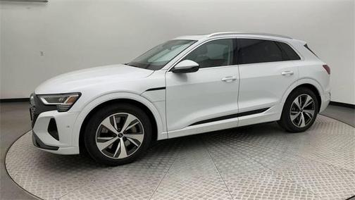 2024 Audi Q8 e-tron Premium Plus