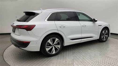 2024 Audi Q8 e-tron Premium Plus