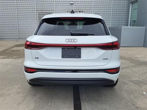2025 Audi Q6 e-tron Premium Plus quattro