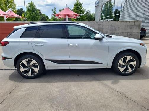2025 Audi Q6 e-tron Premium Plus quattro