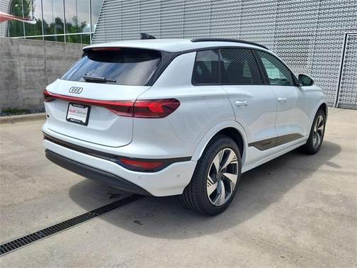 2025 Audi Q6 e-tron Premium Plus quattro