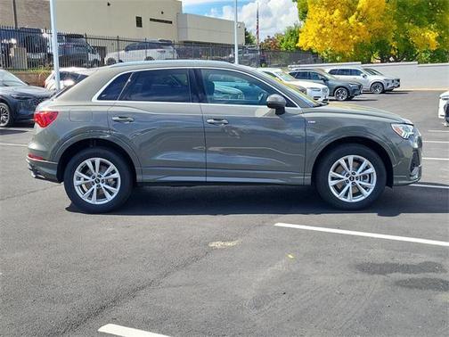 2025 Audi Q3 Premium 45 TFSI S line quattro Tiptronic