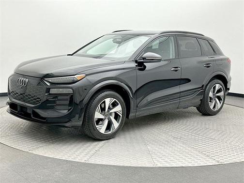 Mythos Black Metallic 2025 Audi Q6 e-tron Premium Plus quattro SUV