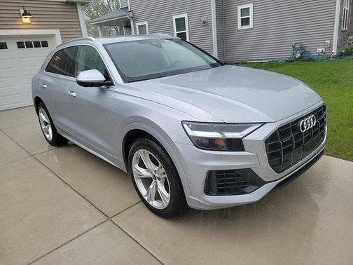 2022 Audi Q8 55 Premium
