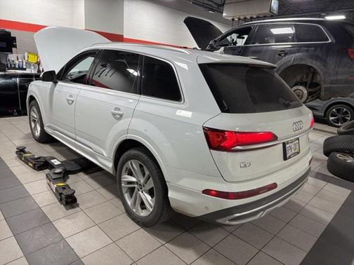 2022 Audi Q7 55 Premium Plus