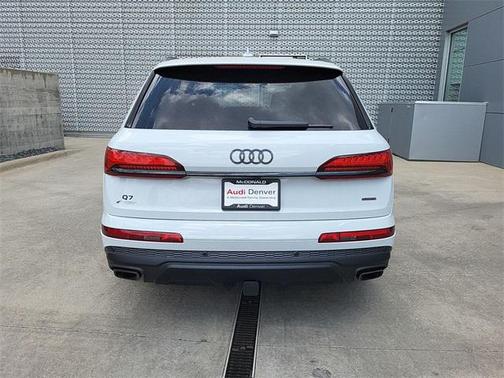 2025 Audi Q7 55 Premium Plus