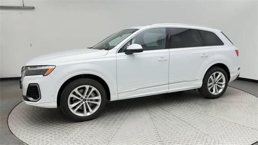 2025 Audi Q7 55 Premium Plus