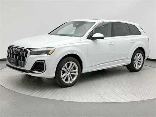 2025 Audi Q7 55 Premium Plus