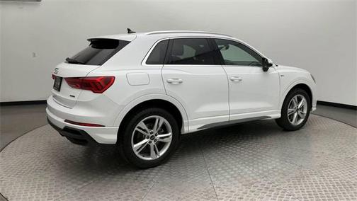 2024 Audi Q3 Premium 45 TFSI S line quattro Tiptronic