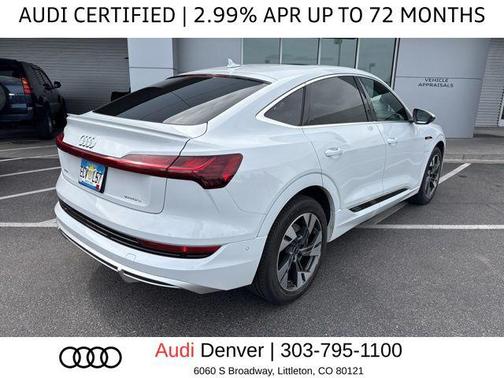 Glacier White Metallic 2023 Audi e-tron Sportback S line Premium Plus