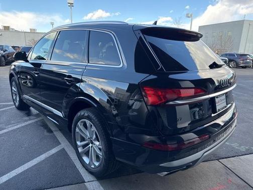 2025 Audi Q7 55 Premium Plus