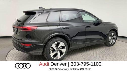 Mythos Black Metallic 2025 Audi Q6 e-tron Premium Plus quattro