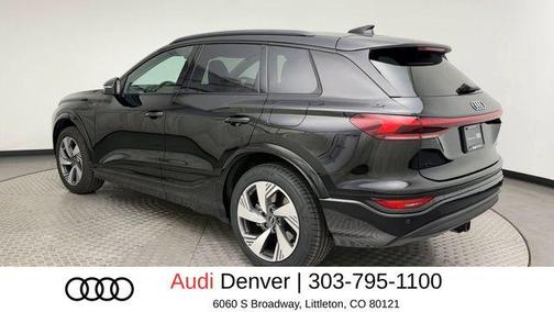 Mythos Black Metallic 2025 Audi Q6 e-tron Premium Plus quattro