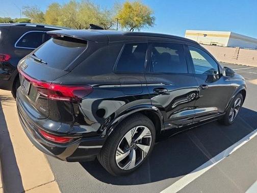 2025 Audi Q6 e-tron Premium Plus quattro