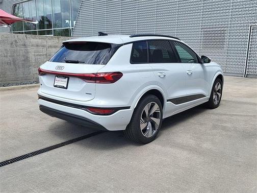 2025 Audi Q6 e-tron Premium Plus quattro